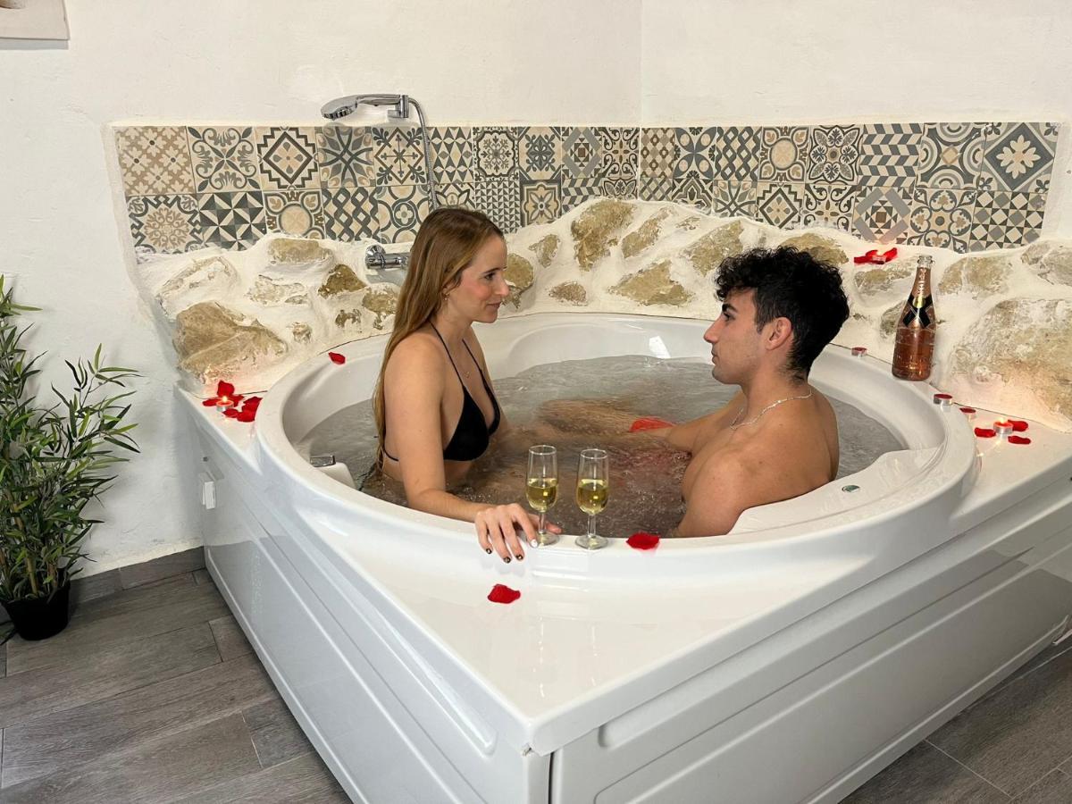 Fortress Jacuzzi Suites Ксатива Экстерьер фото