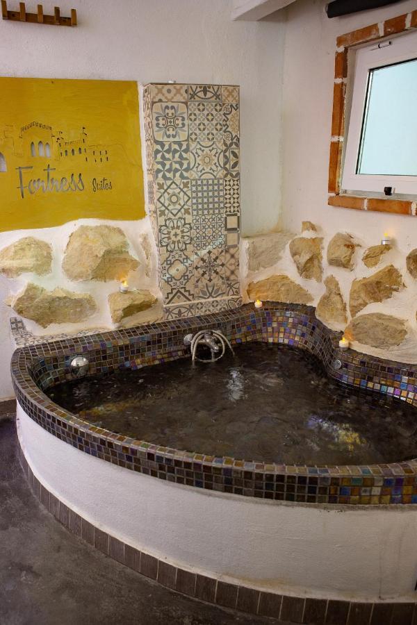 Fortress Jacuzzi Suites Ксатива Экстерьер фото