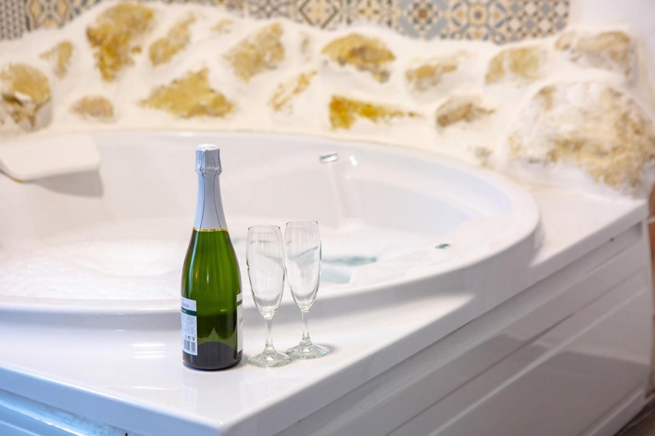 Fortress Jacuzzi Suites Ксатива Экстерьер фото