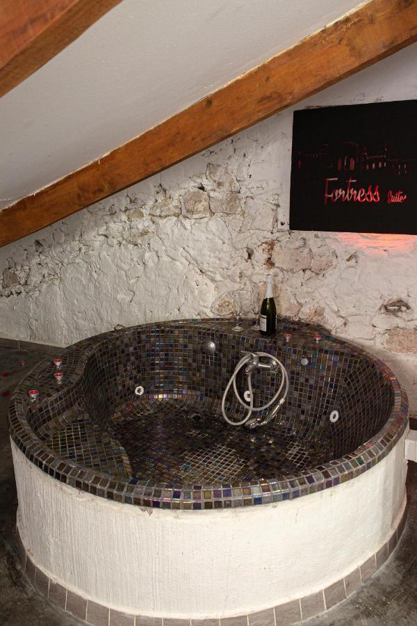 Fortress Jacuzzi Suites Ксатива Экстерьер фото