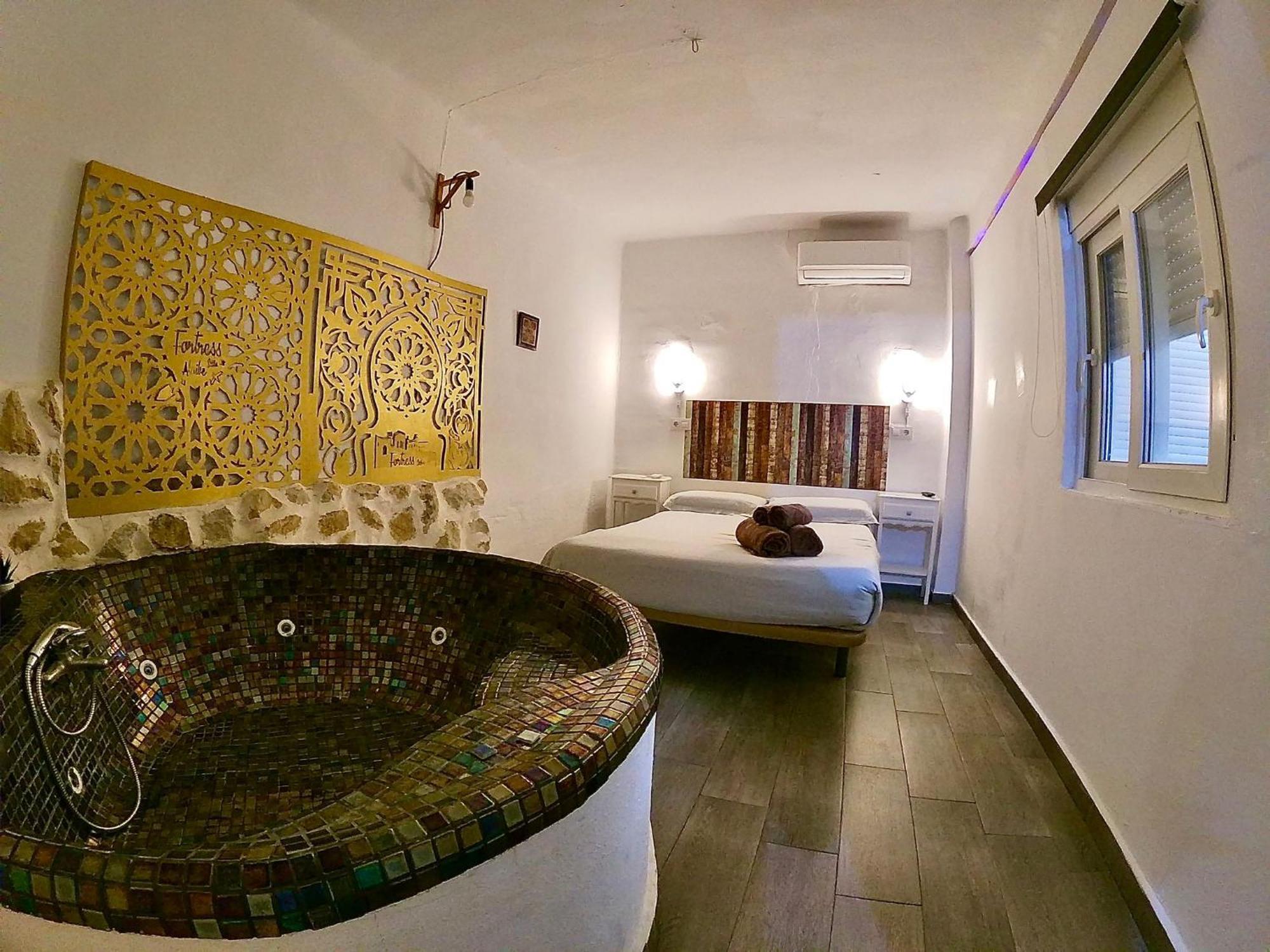 Fortress Jacuzzi Suites Ксатива Экстерьер фото