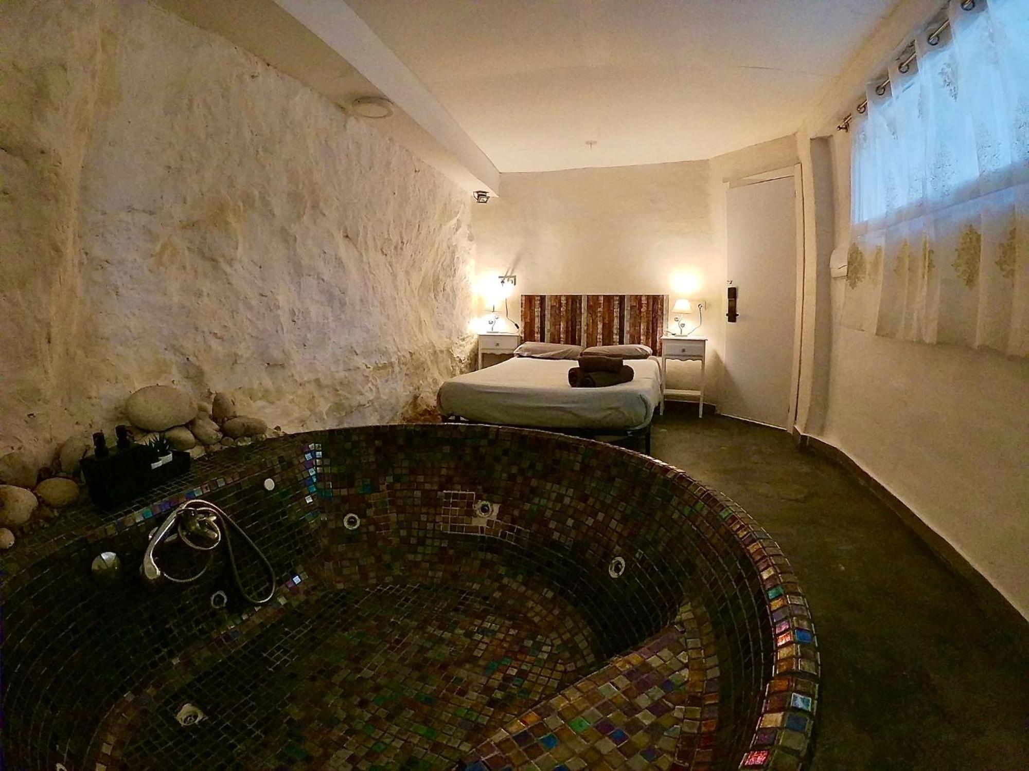 Fortress Jacuzzi Suites Ксатива Экстерьер фото